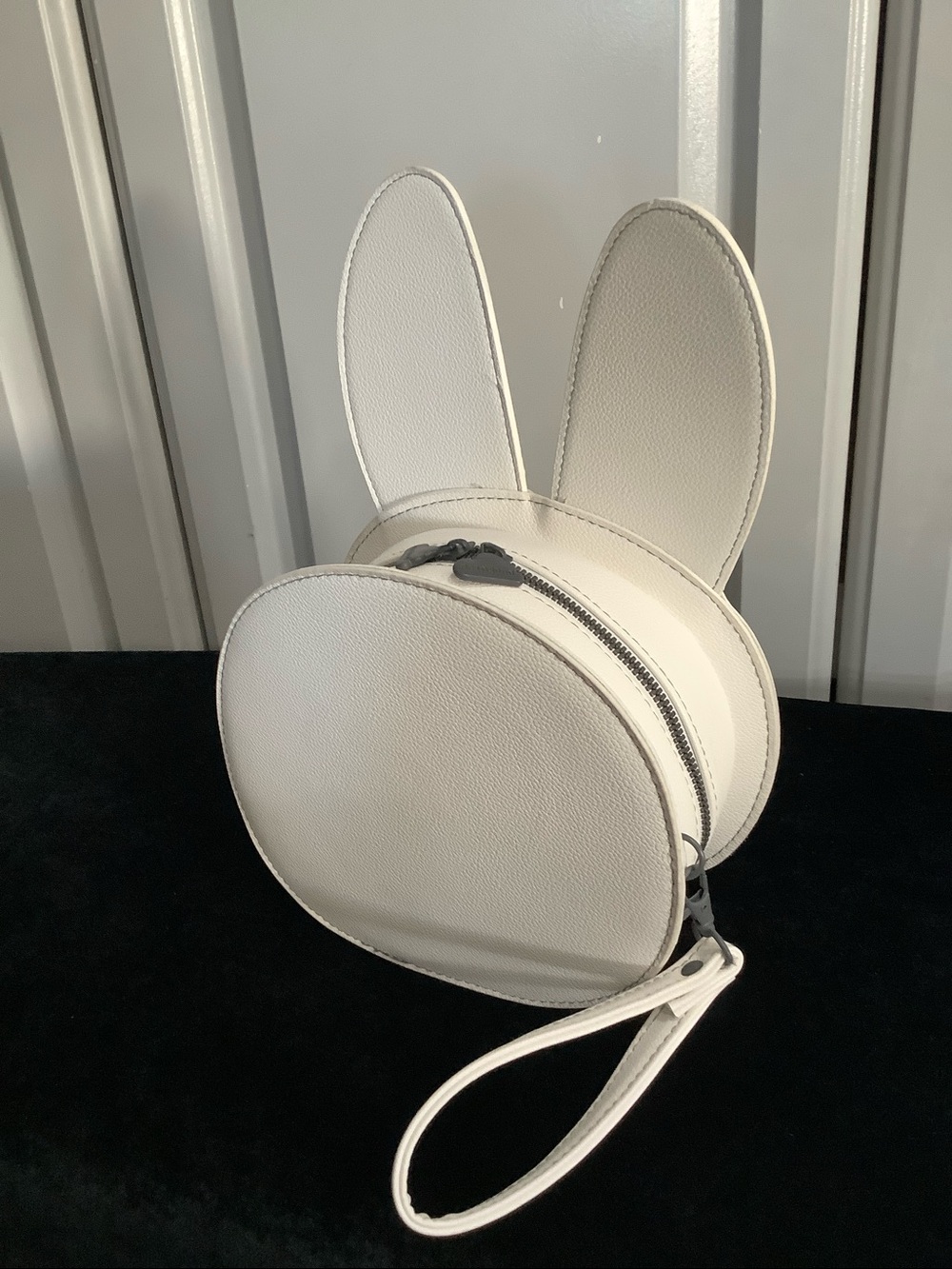 Miffy White Bunny Crossbody Bag - Kids Accessories Excellent Condition - Picture 2 of 11